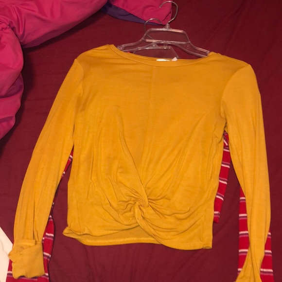 Colorful gang of cute shirts - Picture 3 of 4